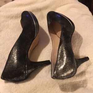 Vince Camuto ZELLA  brown bronze metallic snake print pumps